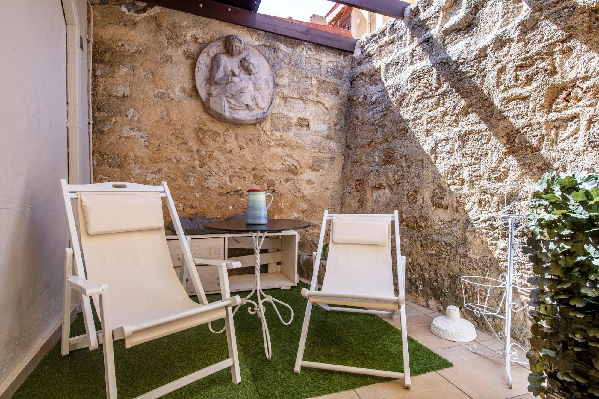Old Town Corner Luxury Studios Rhodes City Екстер'єр фото